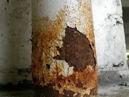 idraulico Roma per riparare tubo arrugginito